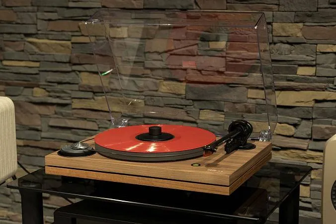 картинка MMF-7.3 walnut, Ortofon 2M Bronze Симпл дистрибьюшн